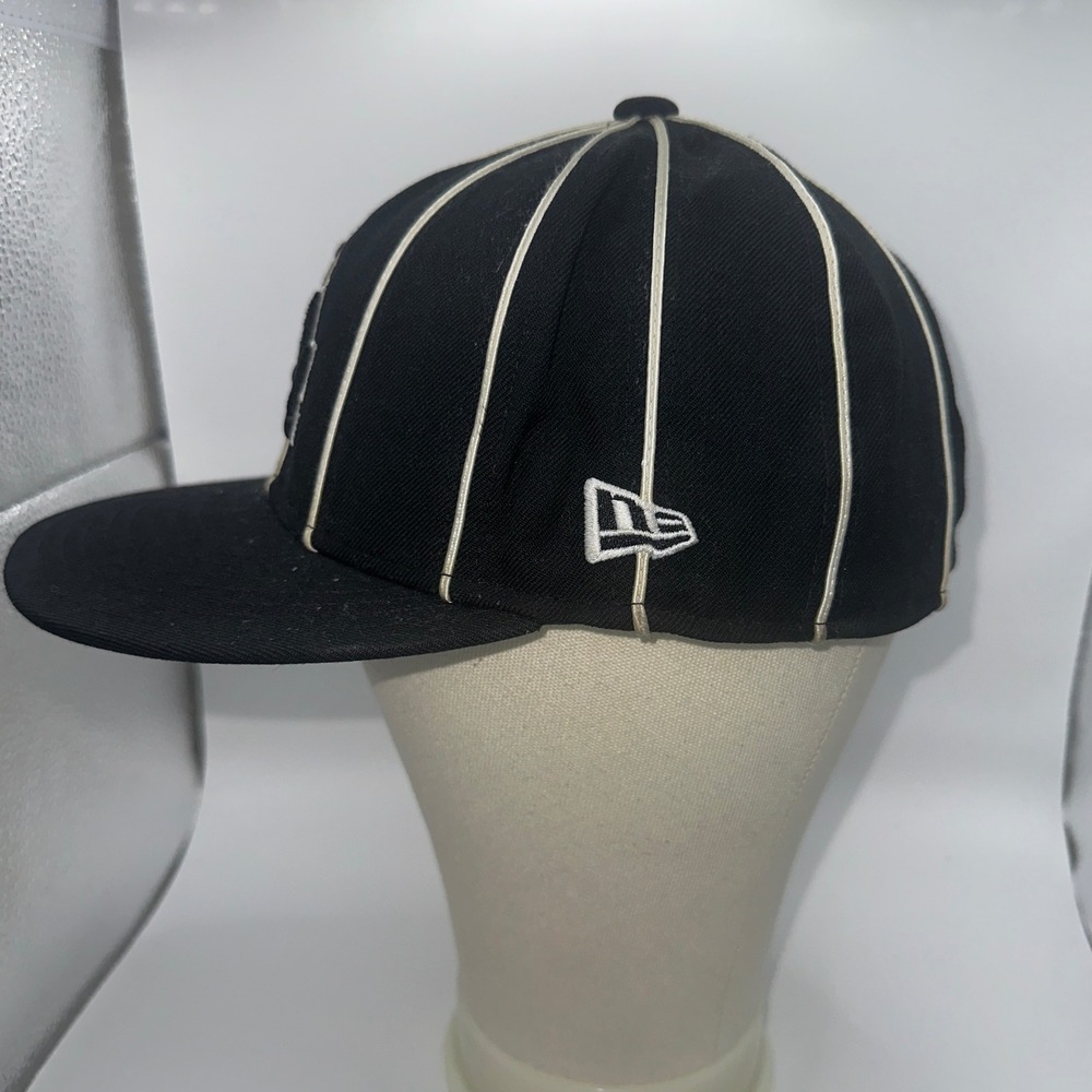 New Era 59FIFTY Los Angeles Dodgers 7‎ 1/4 Black White Pinstripe Wool Fitted Hat - Picture 2 of 8
